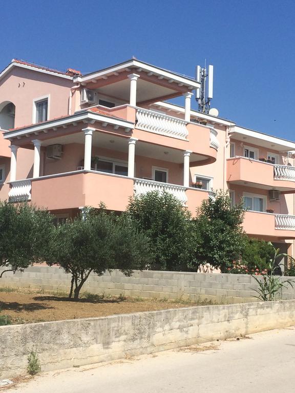 Apartments Sofija Vrsi Exterior photo